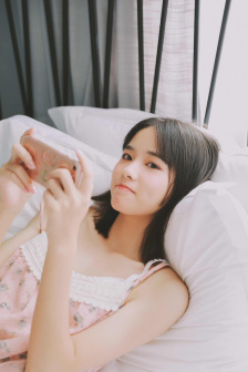 俄“半裸派对”引多方不满